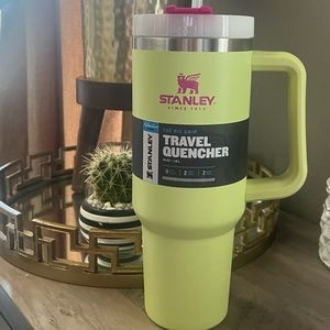 Stanley adventure quencher 40 ounce cup citron mix